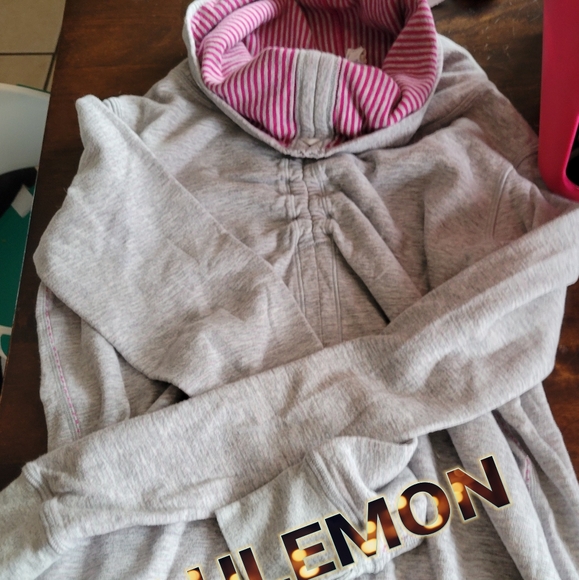 Lululemon Sweatshirt - Picture 1 of 1